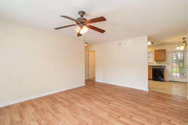 Main picture of 1707 Maple View Way