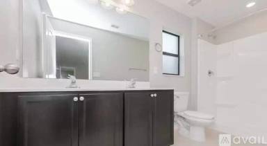 Main picture of 826 Chatham Walk Dr
