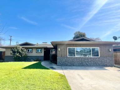 Main picture of 3316 N Fordham Ave