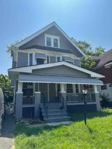 Main picture of 639 E 107th St
