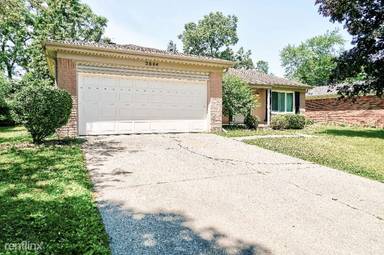 Main picture of 2844 Renfrew St