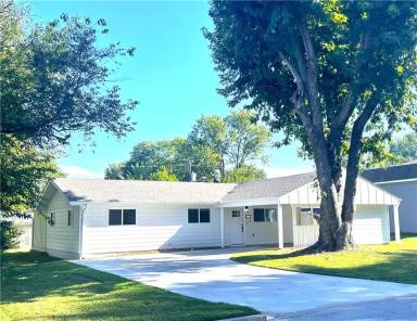 Main picture of 2013 W Sycamore St