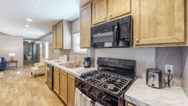 Main picture of 300 W Albert St