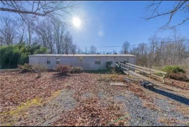 Main picture of 229 Emmanuel Church Rd