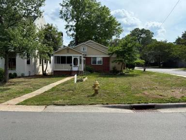 Main picture of 2302 Chesterfield Ave