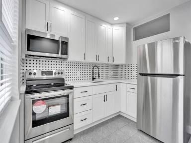 Main picture of 951 SW 30th St