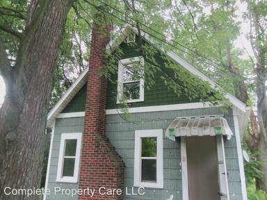 Main picture of 2502 E 8th St