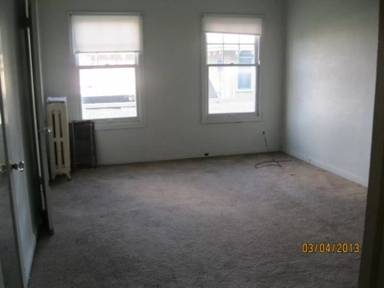 Main picture of 421 E Maple St