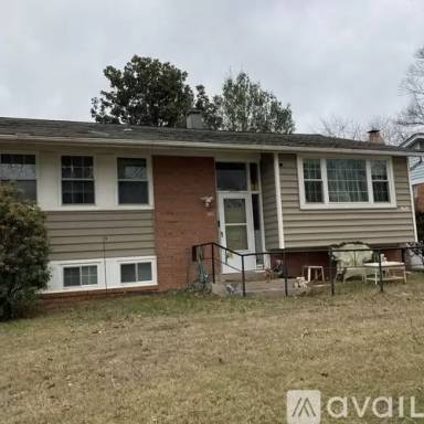 Main picture of 900 Malta Ln