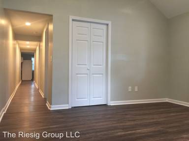 Main picture of 338 E Second St