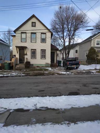 Main picture of 42 Lewis St