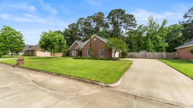 Main picture of 2705 Landon Ln