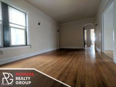 Main picture of 2108 W Ainslie St