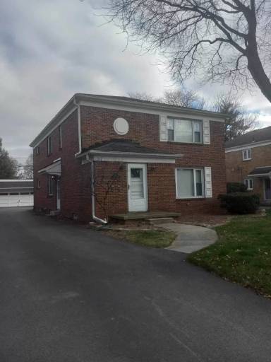 Main picture of 2136 Secor Rd