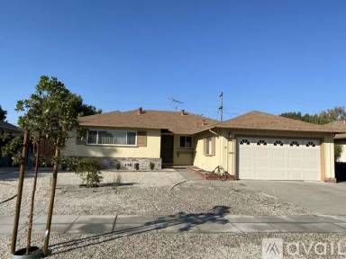 Main picture of 961 Carson Dr