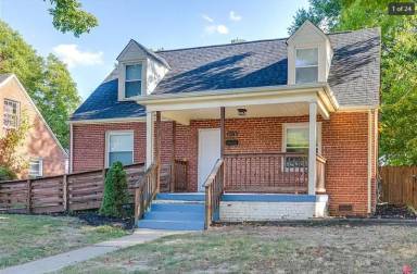 Main picture of 3716 Moody Ave