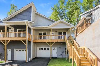 Main picture of 408 Little Sycamore Ln