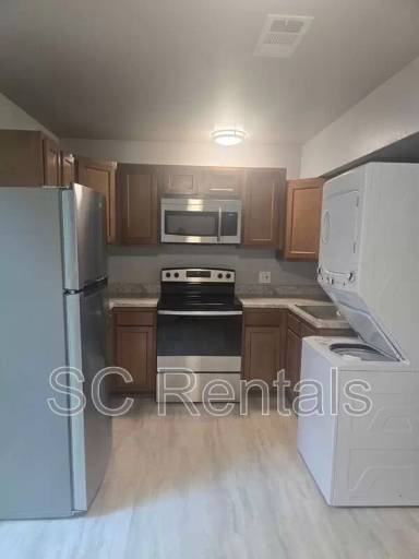 Main picture of 526 S Howes St