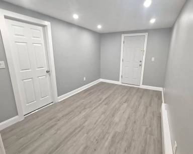 Main picture of 107 Lawrence St