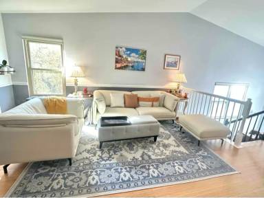 Main picture of 40 Sandstone Ct