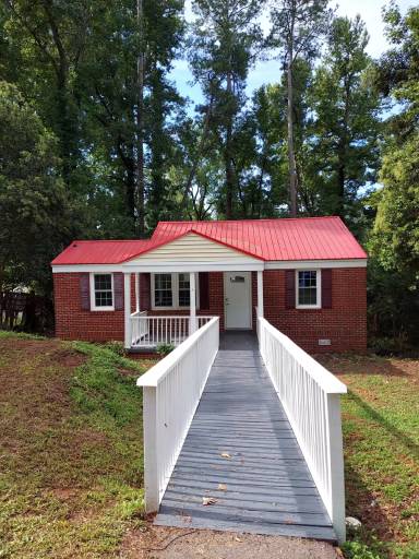 Main picture of 104 Dundee Ln
