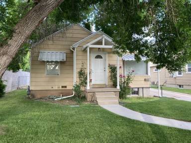 Main picture of 2637 S Kenwood St