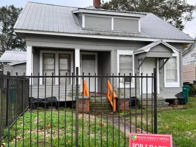 Main picture of 1405 Main Ave