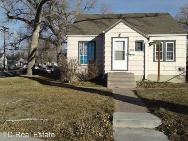 Main picture of 822 W. Pershing Blvd. - UP