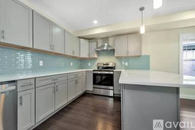 Main picture of 43 Wright Ave