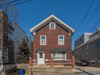 Main picture of 5 Village St