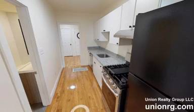 Main picture of 525 E 3rd St