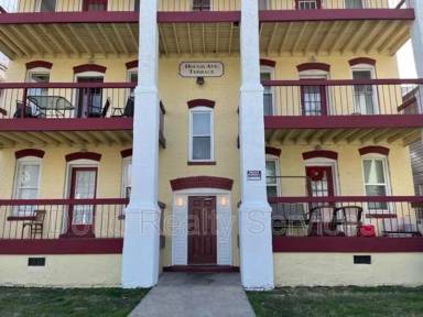 Main picture of 131 Hough Ave