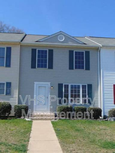 Main picture of 10902 Coreys Way