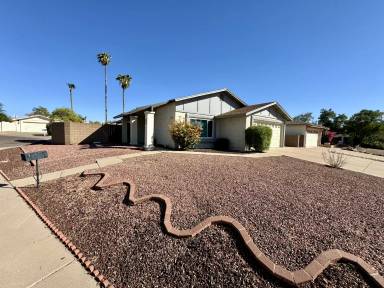 Main picture of 943 N 87th St