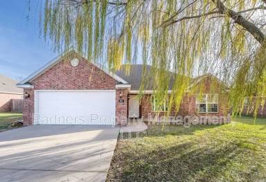Main picture of 561 Red Bud St