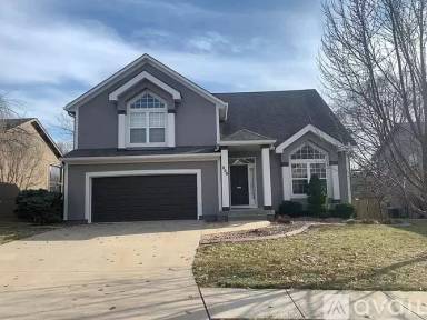 Main picture of 230 NE Chateau Dr