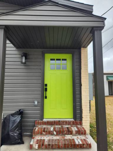 Main picture of 215 N Pruett St