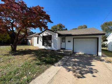 Main picture of 1619 S Kentwood Ave