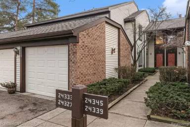 Main picture of 24333 Evergreen Rd