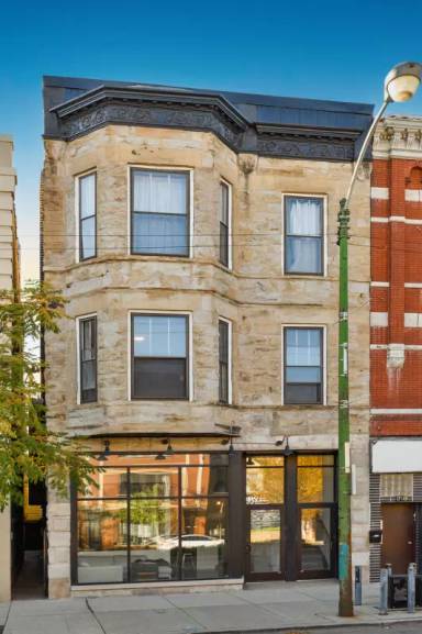 Main picture of 916 N Ashland Ave