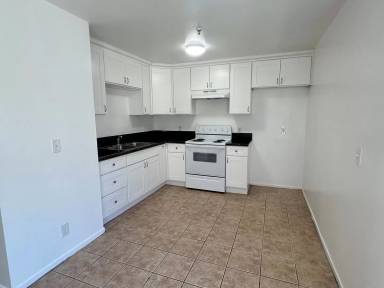 Main picture of 412 N Baker St
