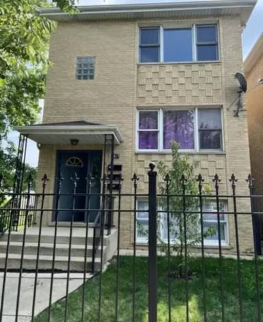 Main picture of 2817 N Avers Ave