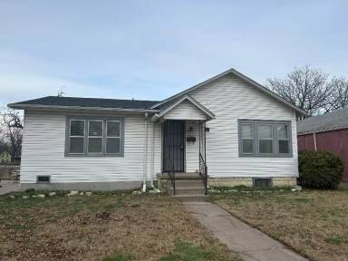 Main picture of 422 E Broadway St