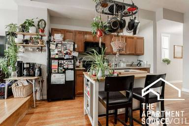 Main picture of 3216 W Augusta Blvd