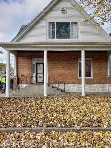Main picture of 939 S 1st St