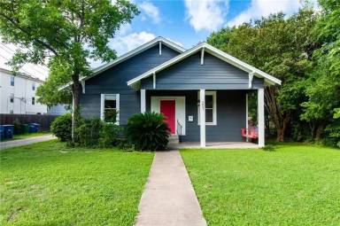 Main picture of 207 W 39th St
