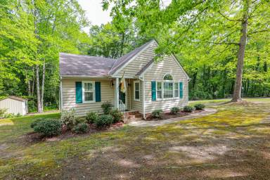 Main picture of 7112 McCauley Ln