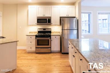 Main picture of 520 W Stratford Pl