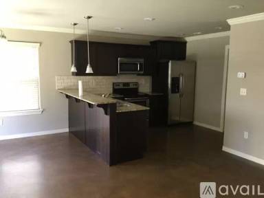 Main picture of 2625 N Arroyo Ave