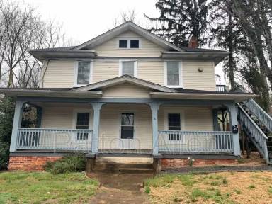 Main picture of 16 Hillside St